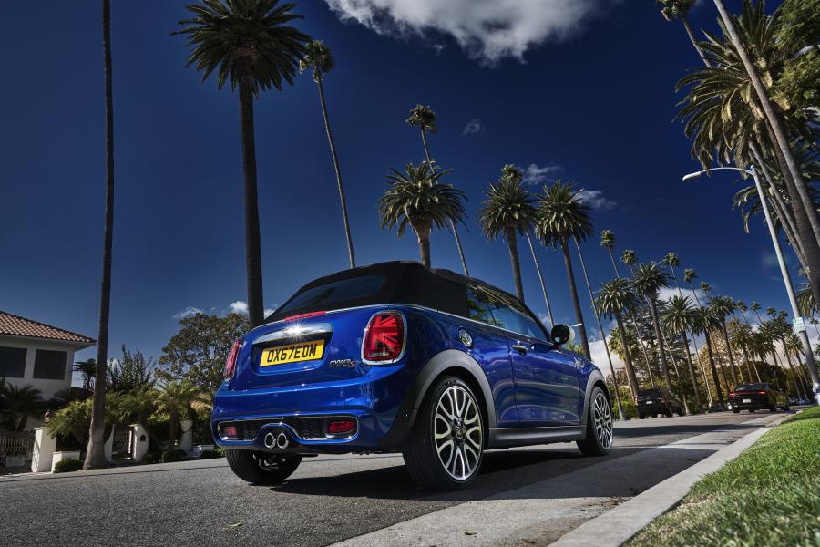  Mini Cooper S Cabrio (F57) 2018 года  (WW) (фото 8 из 222)